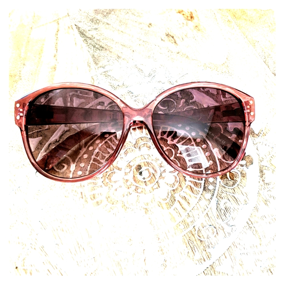 Tilly's Clear Pink sunglasses